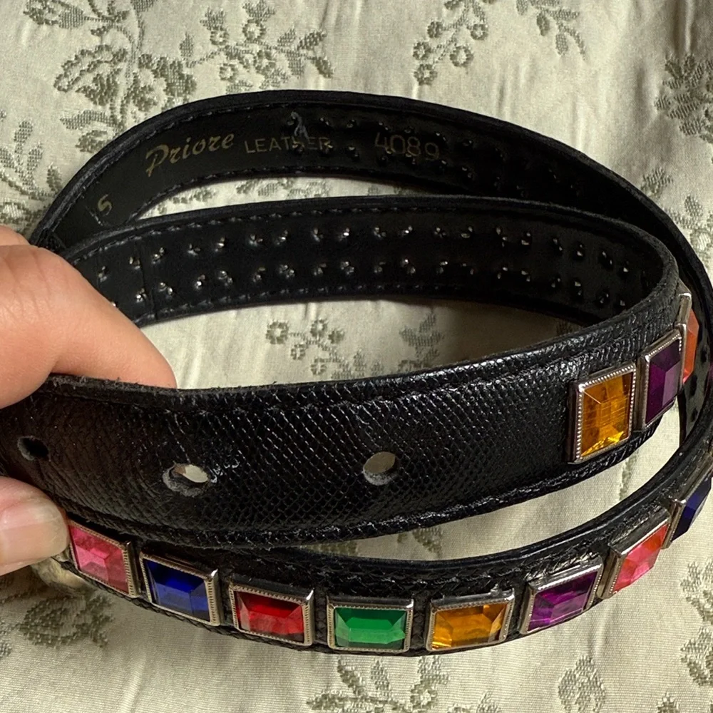 Black Leather Belt with Silver Buckle and Multicolor Accents Vintage Small. - Picture 3 of 17